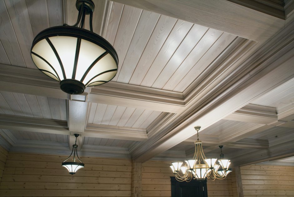 Люстра на потолок из вагонки