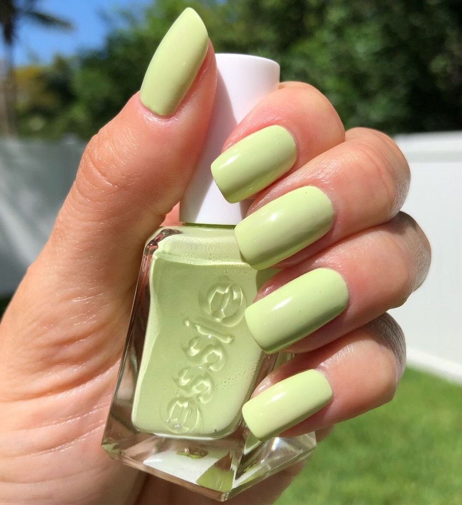 Essie лак желтый