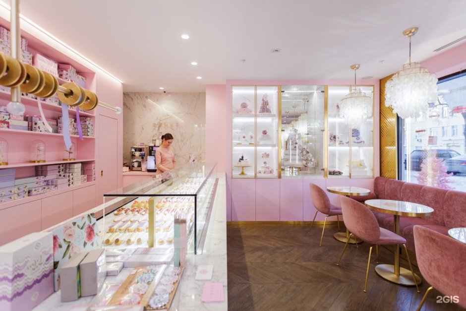 Кондитерская в розовых тонах
