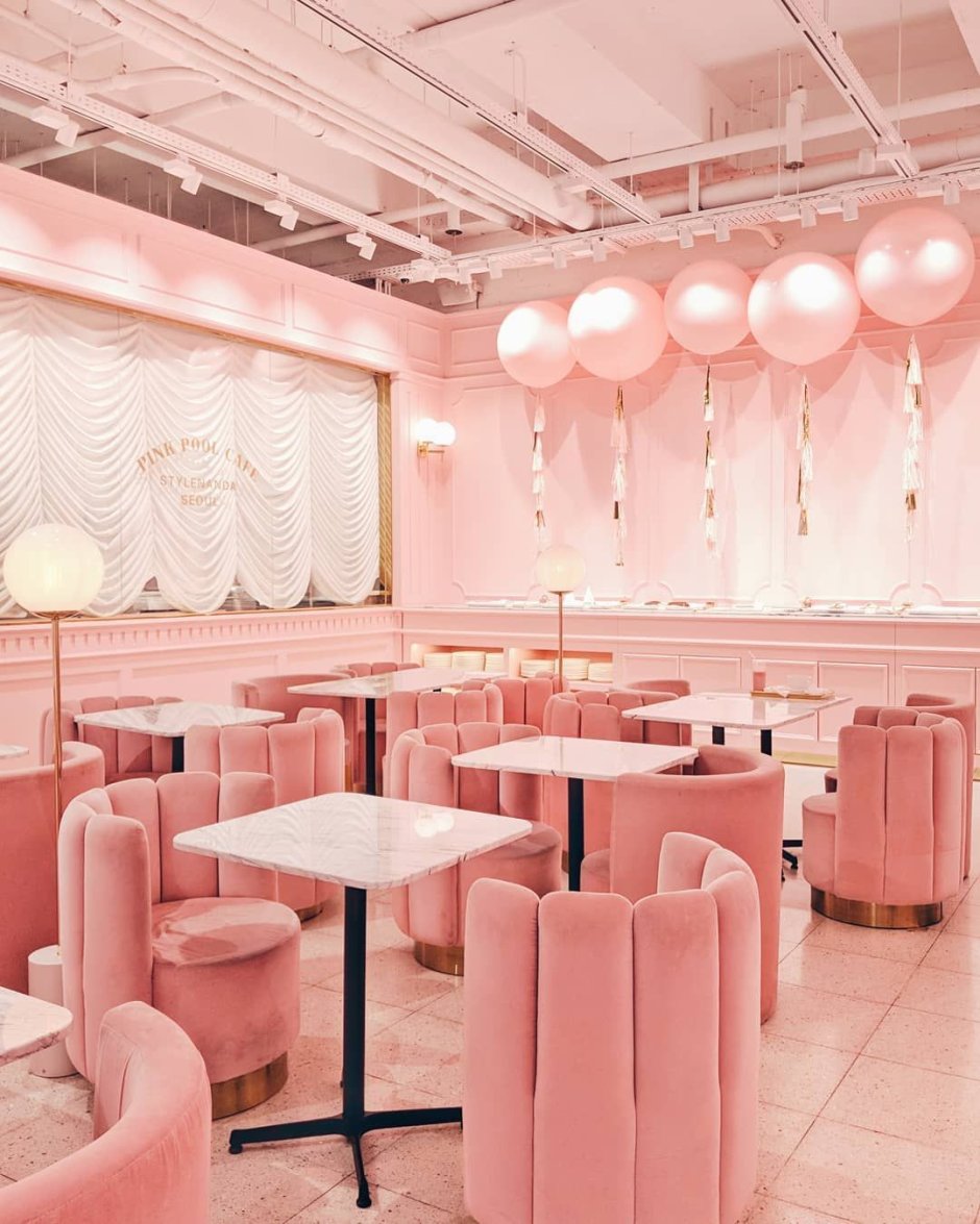 Кафе в розовых тонах