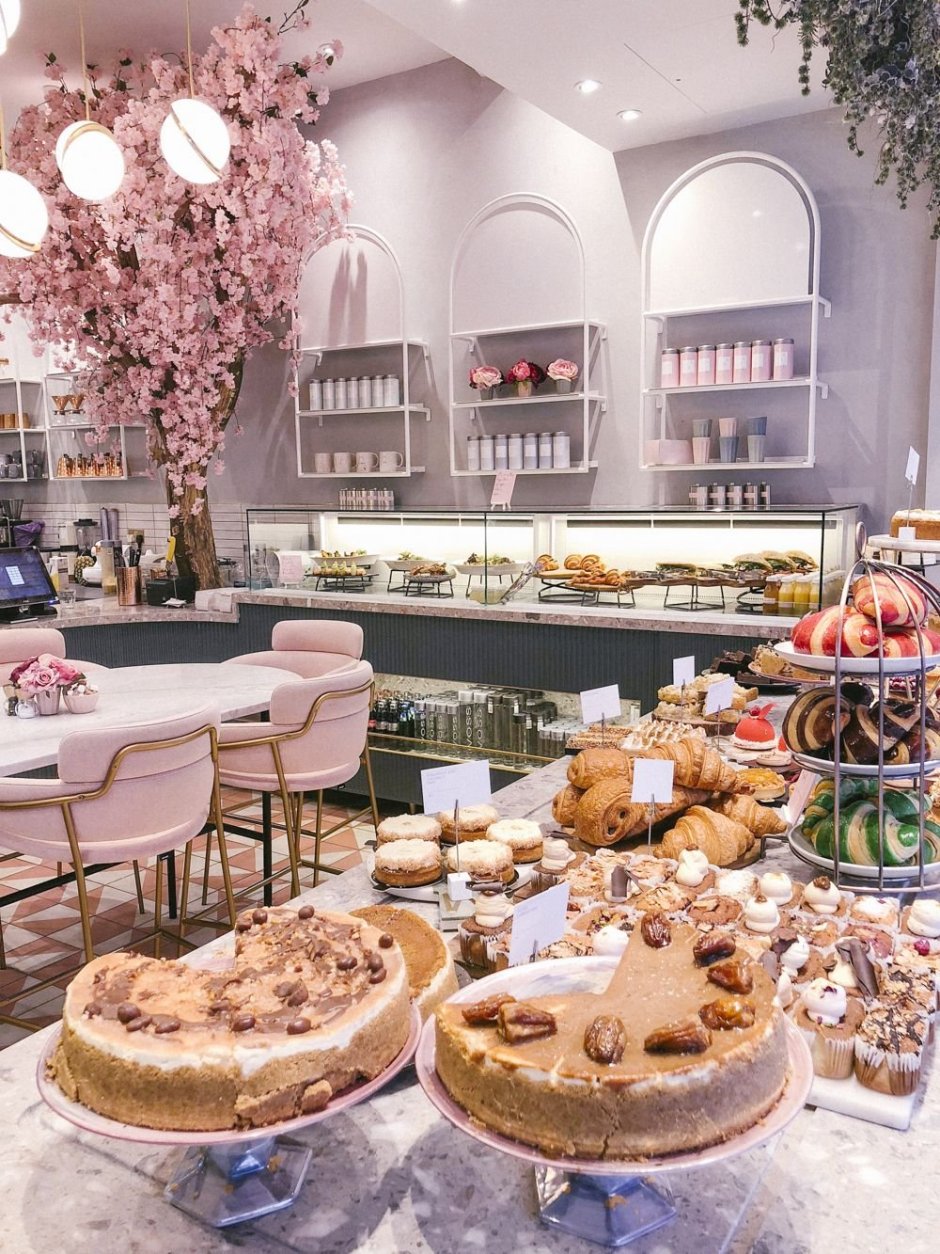 Кафе-кондитерская «Café l’Éclair»