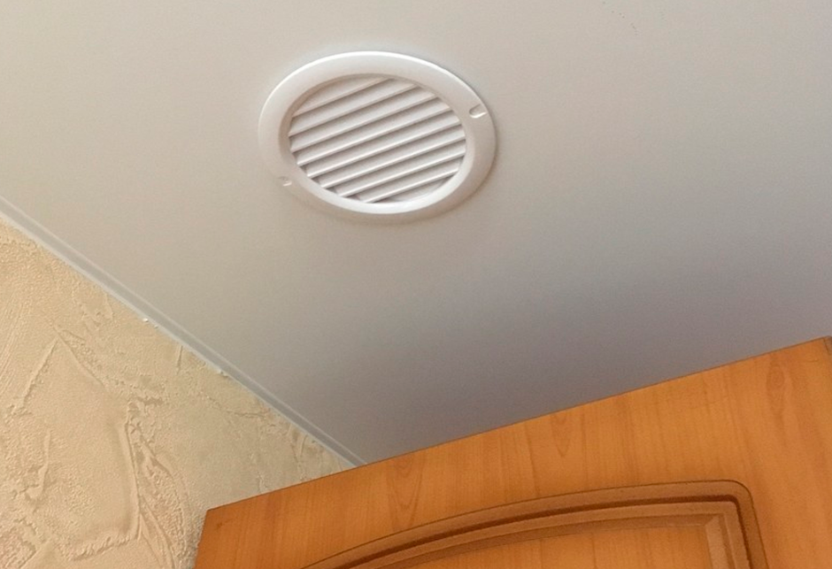 Вентиляционная решетка для натяжного потолка 100 мм