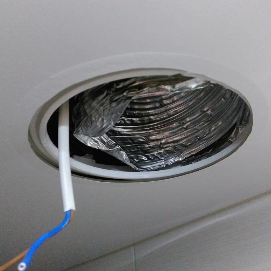 Вытяжной вентилятор в натяжной потолок