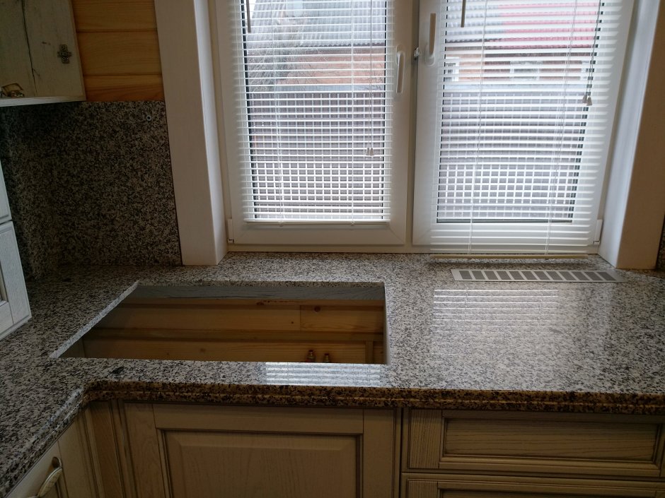 Вырез столешницы под подоконник