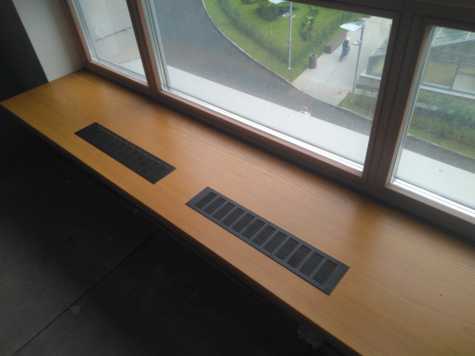 Решётки на подоконнике для вентиляции