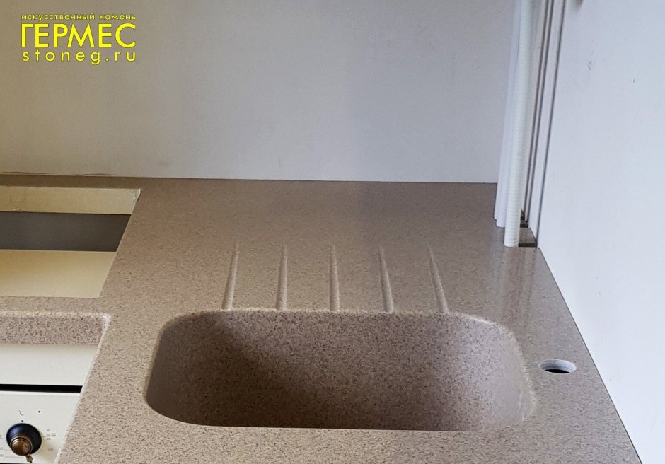 Вырез столешницы под трубу