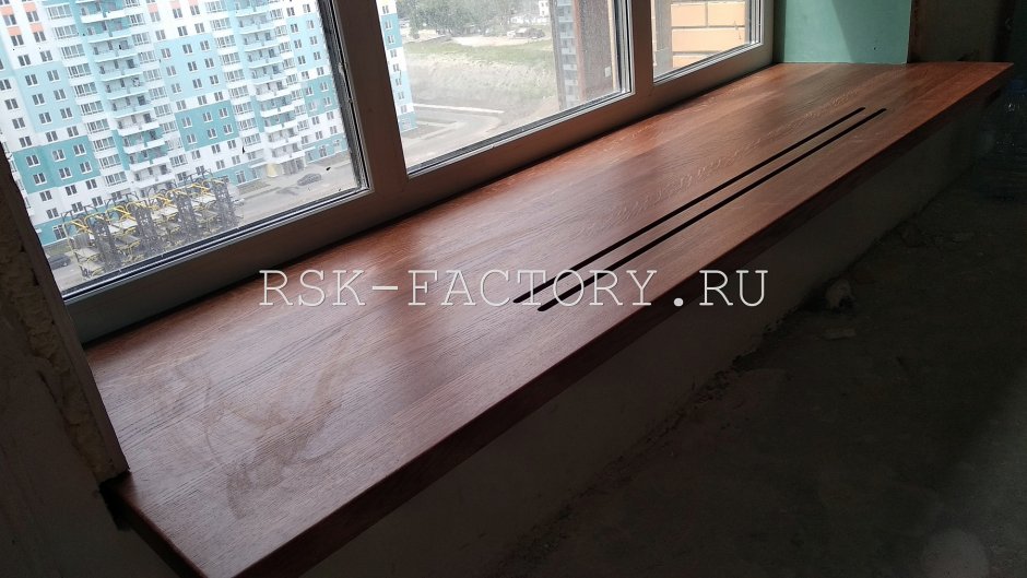 Отверстия в деревянном подоконнике