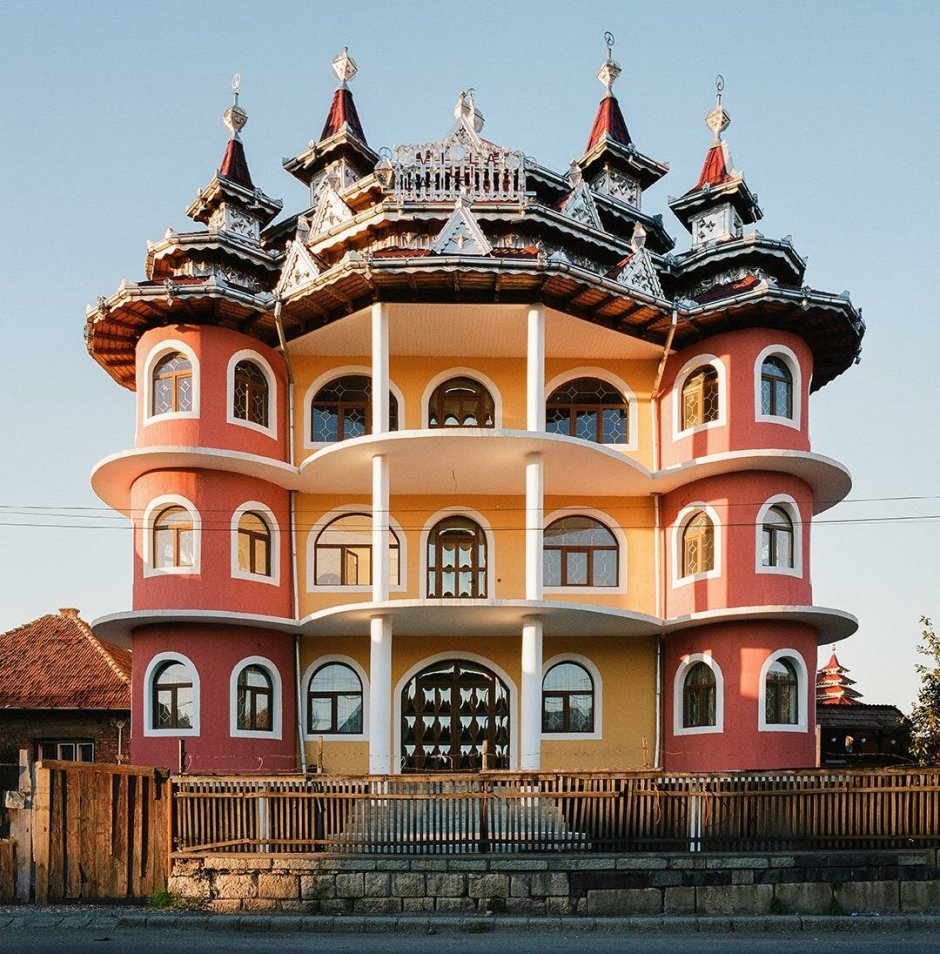 Дворцы цыганских баронов