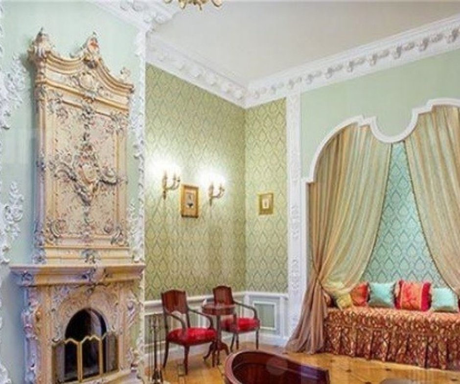 Цыганский дом с золотом и статуями