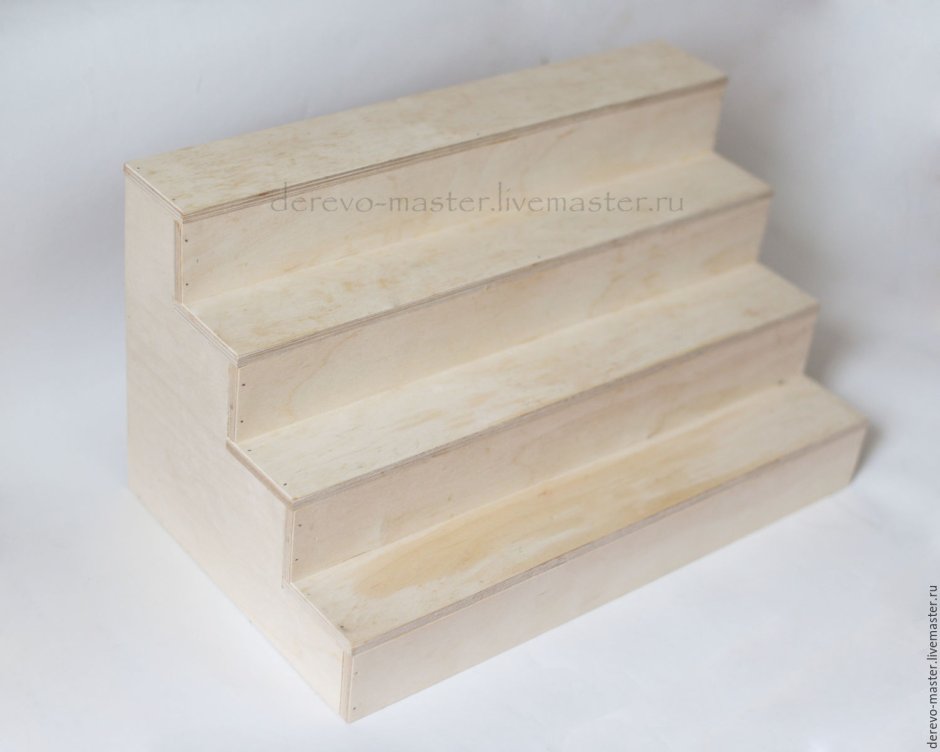 Полка ступеньками для ярмарки