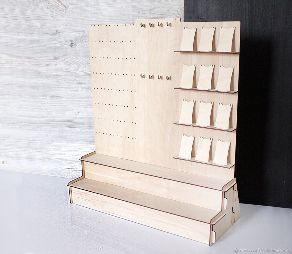 Деревянные стенды для украшений