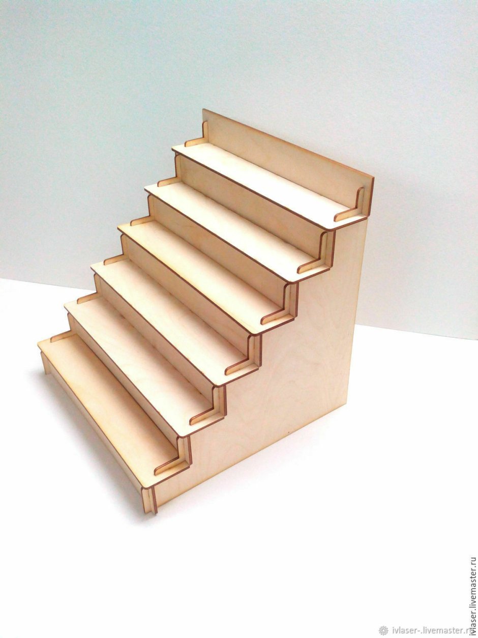 Полка лесенка для ярмарок