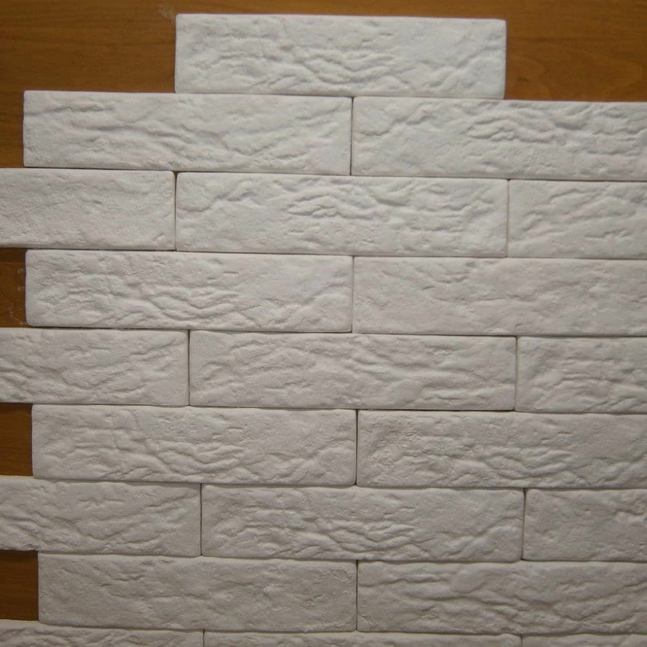 Кирпичная стена из потолочной плитки