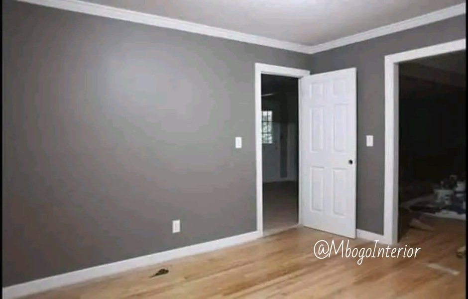 Серые стены белый плинтус