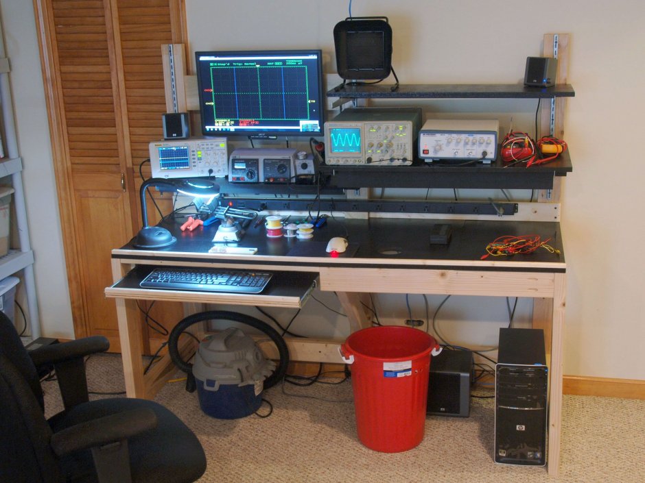 Рабочее место электронщика
