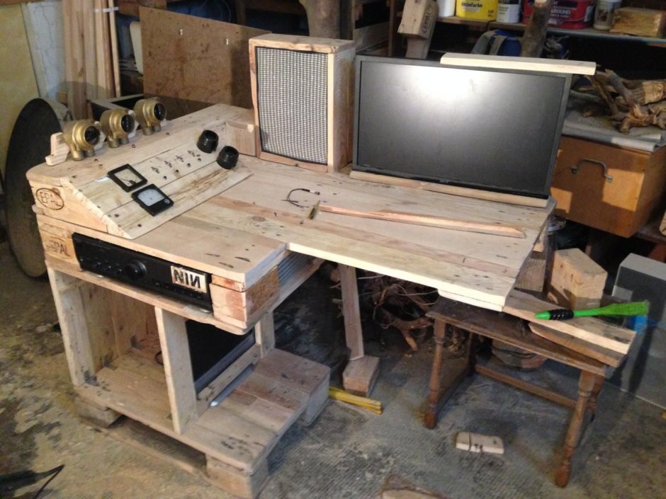 Стол для радиолюбителя своими руками
