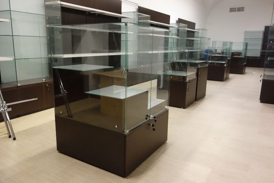 Стеллажи для музея