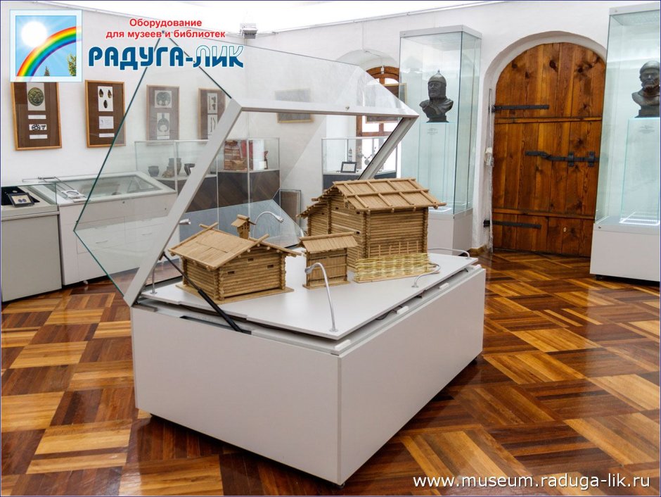 Музейные тумбы для экспонатов