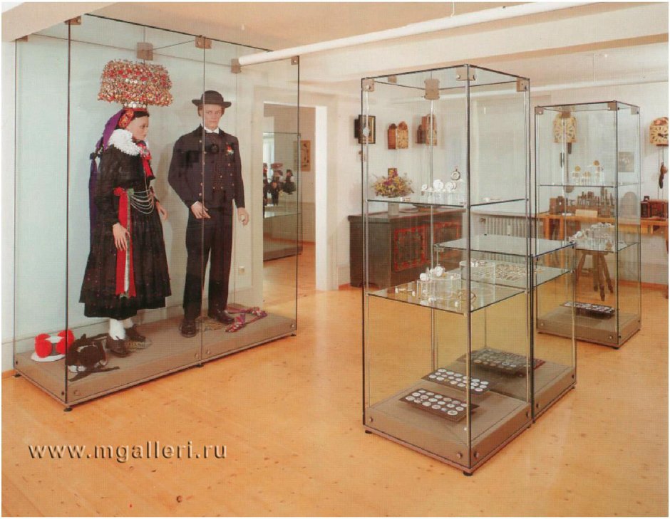 Шкафы для музейных экспонатов