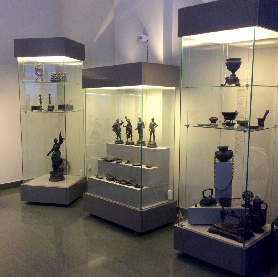 Экспозиционные витрины для музеев