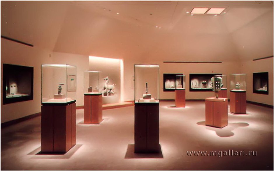 Музейная мебель для экспозиции