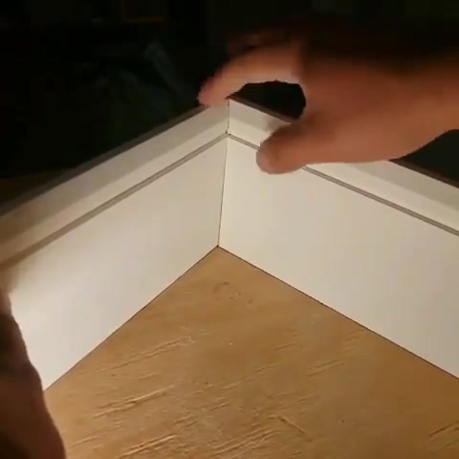 Подрез плинтуса