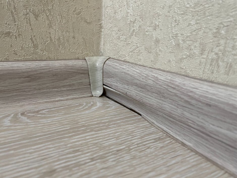 Плинтус пластиковый