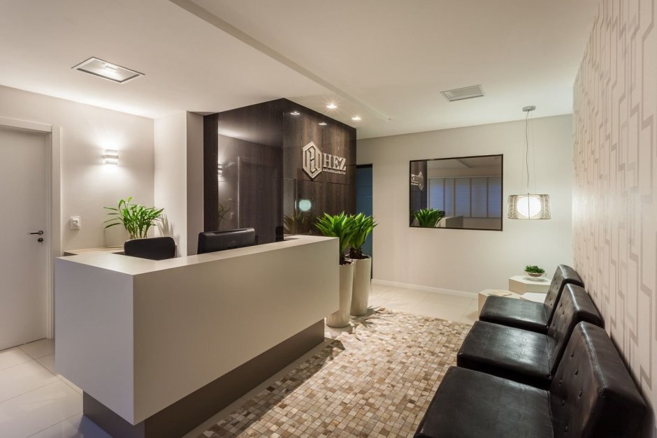 Ресепшн в узком помещении