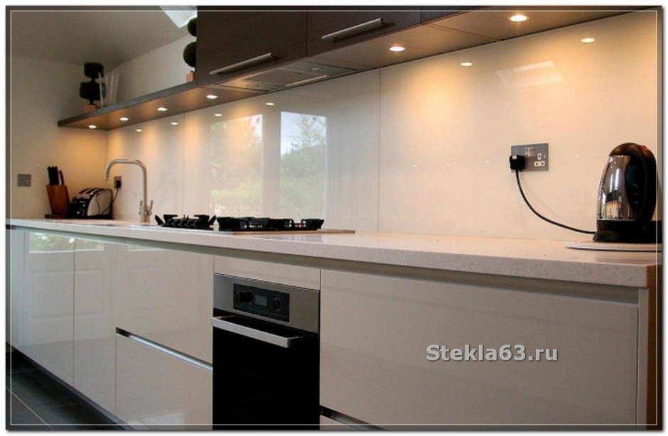 Фартук из матового стекла