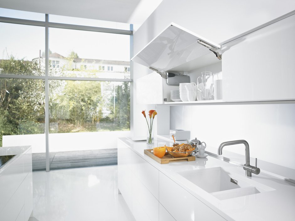 Подъемный механизм Blum Aventos HK