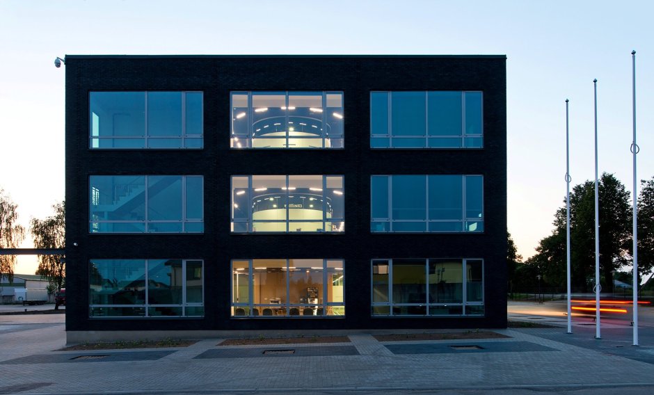 Небольшое офисное здание