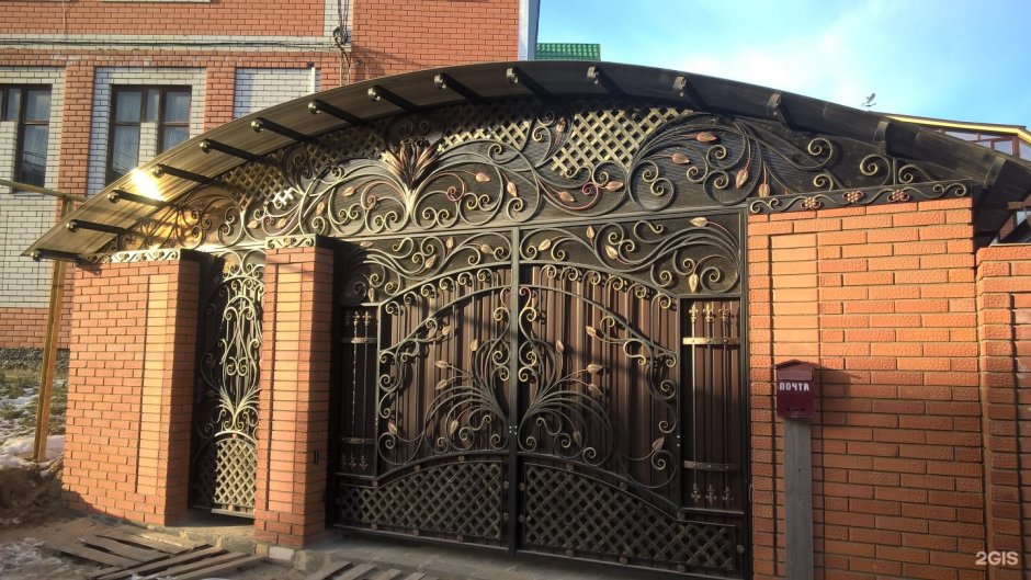 Навес с воротами для машины