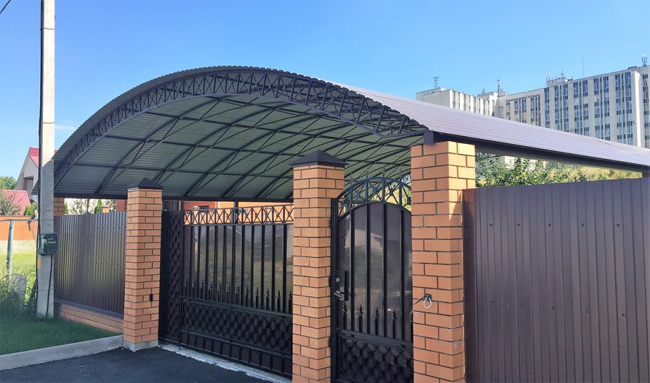 Ворота с навесом для автомобиля