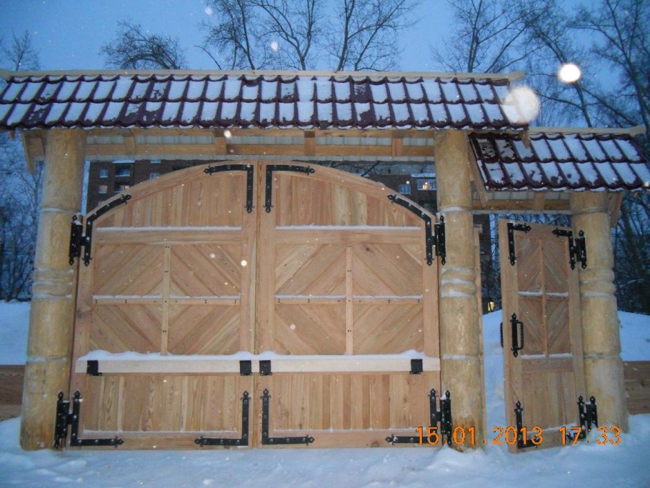 Козырек над воротами и калиткой