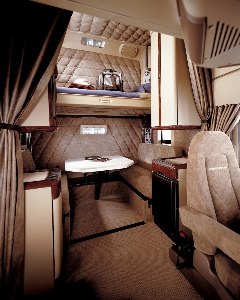 Американский грузовик Фредлайнер салон