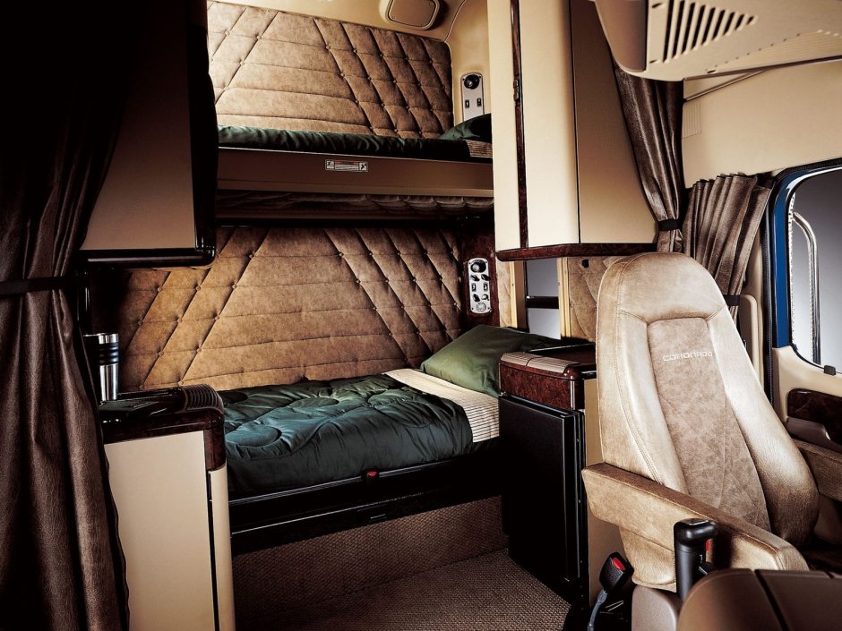 Интерьер Фредлайнер Коронадо