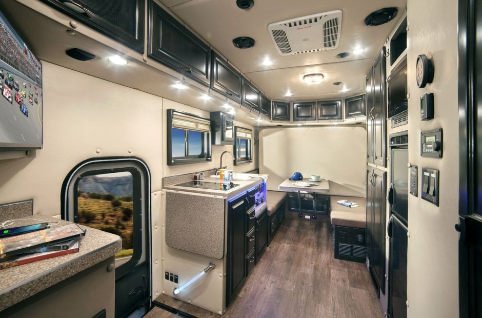 Американский трак Фредлайнер салон