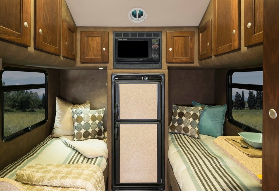 Кабина Вольво Биг трак с туалетом и душем