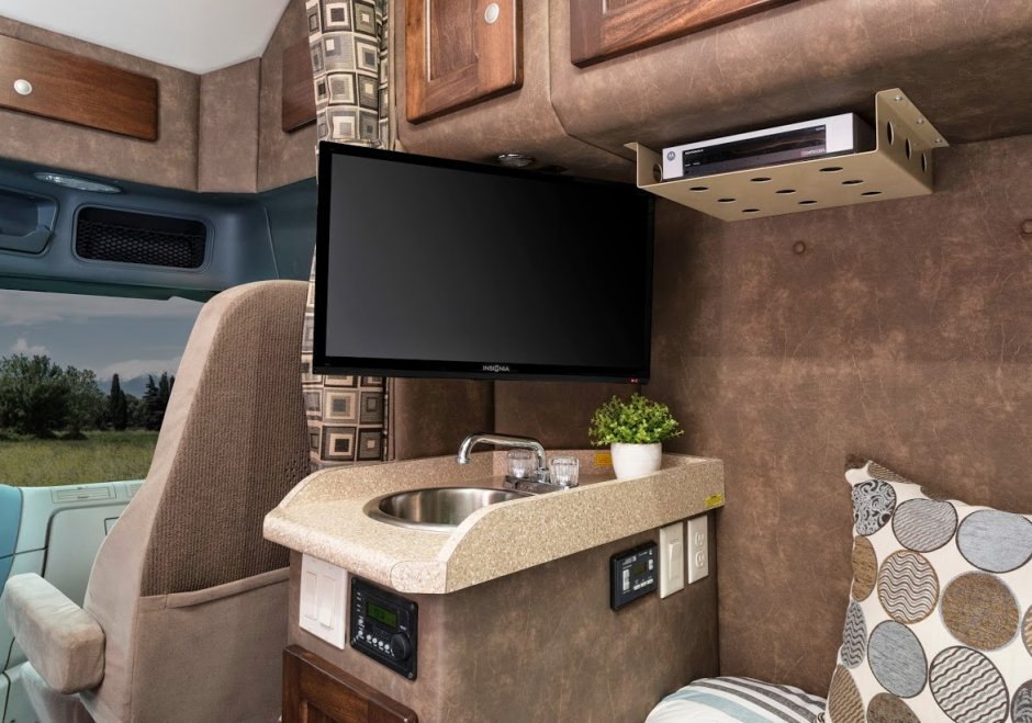 Кабина Вольво Биг трак с туалетом и душем