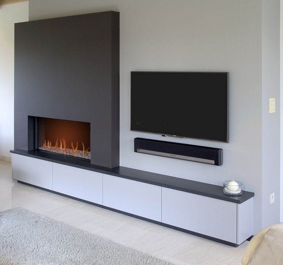 Современный встроенный камин под телевизор