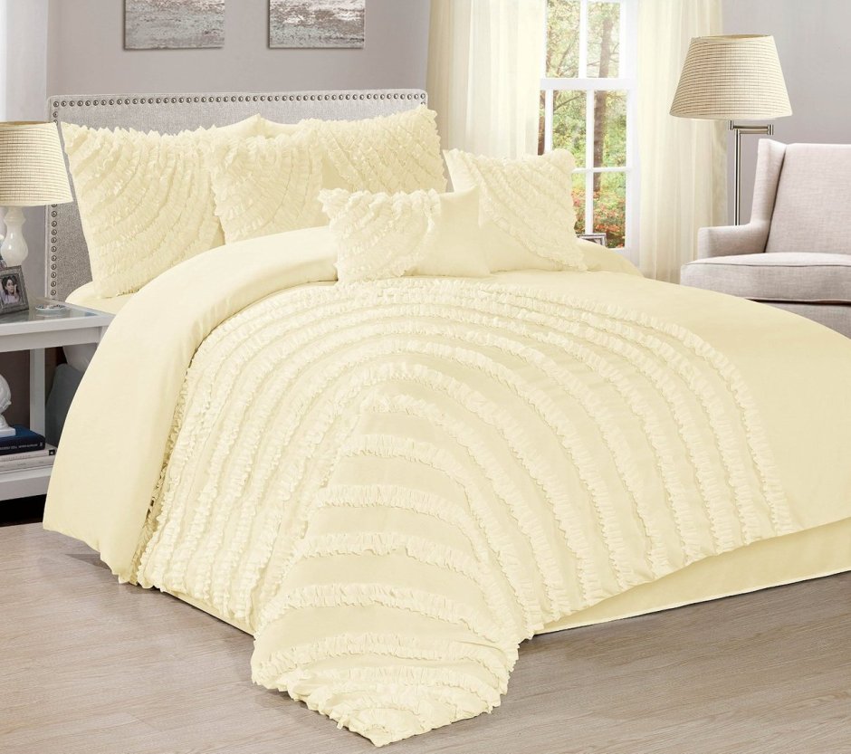 Желтое покрывало на кровать