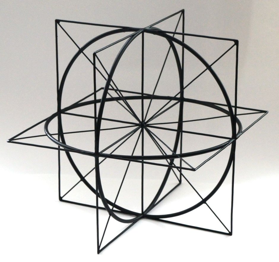 Арт объект из металлического прута
