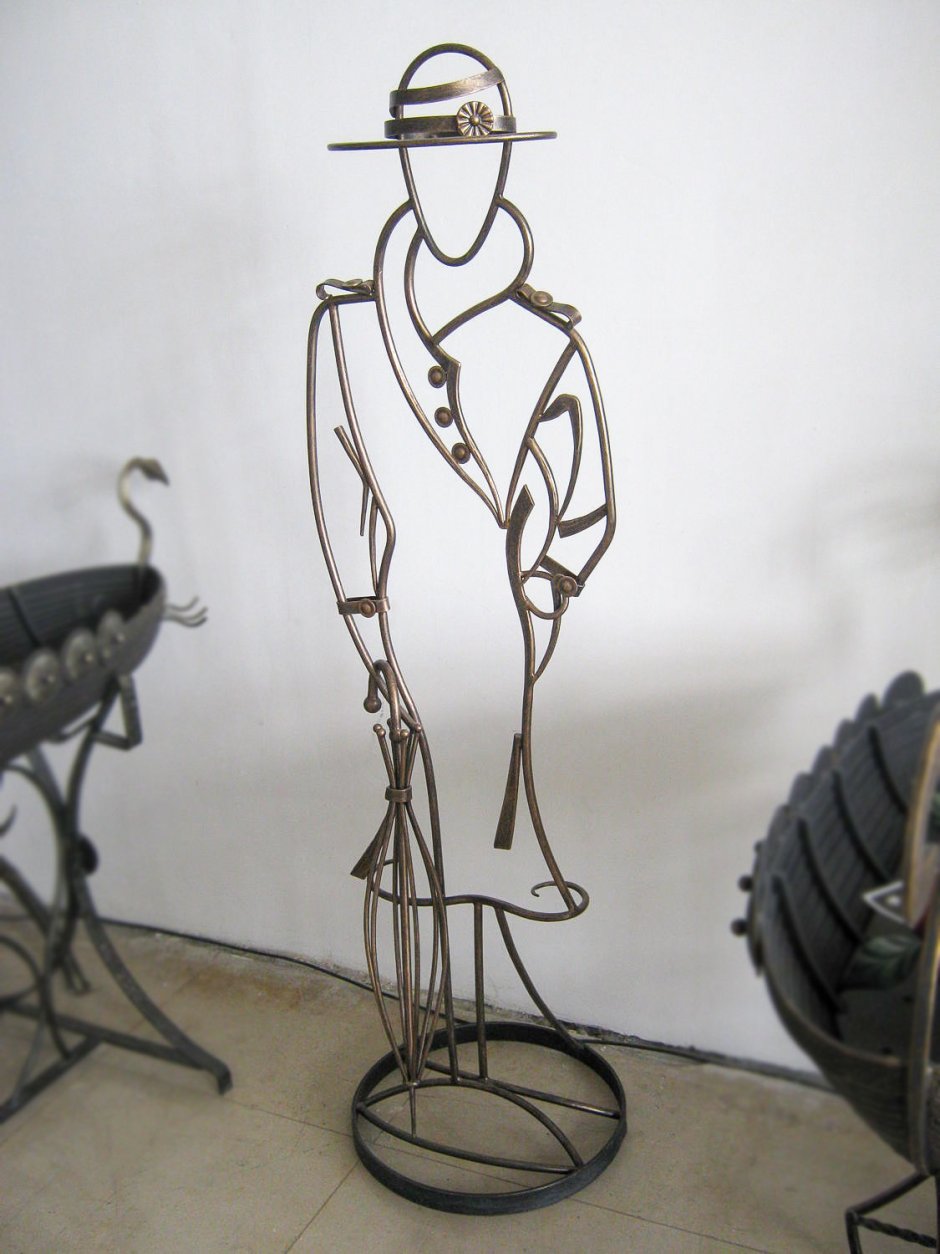 Вешалки напольные оригинальные из металла
