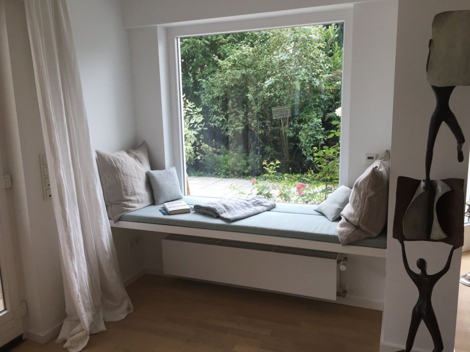 Сиденье у окна