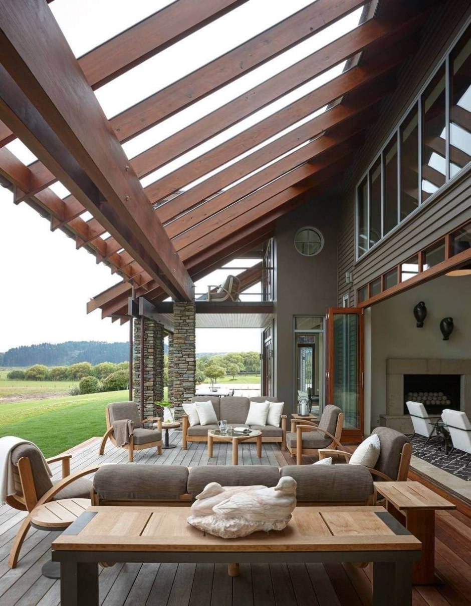 Веранда с балками