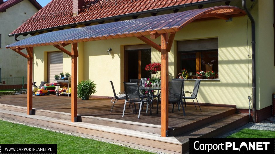 Навес над террасой перед домом