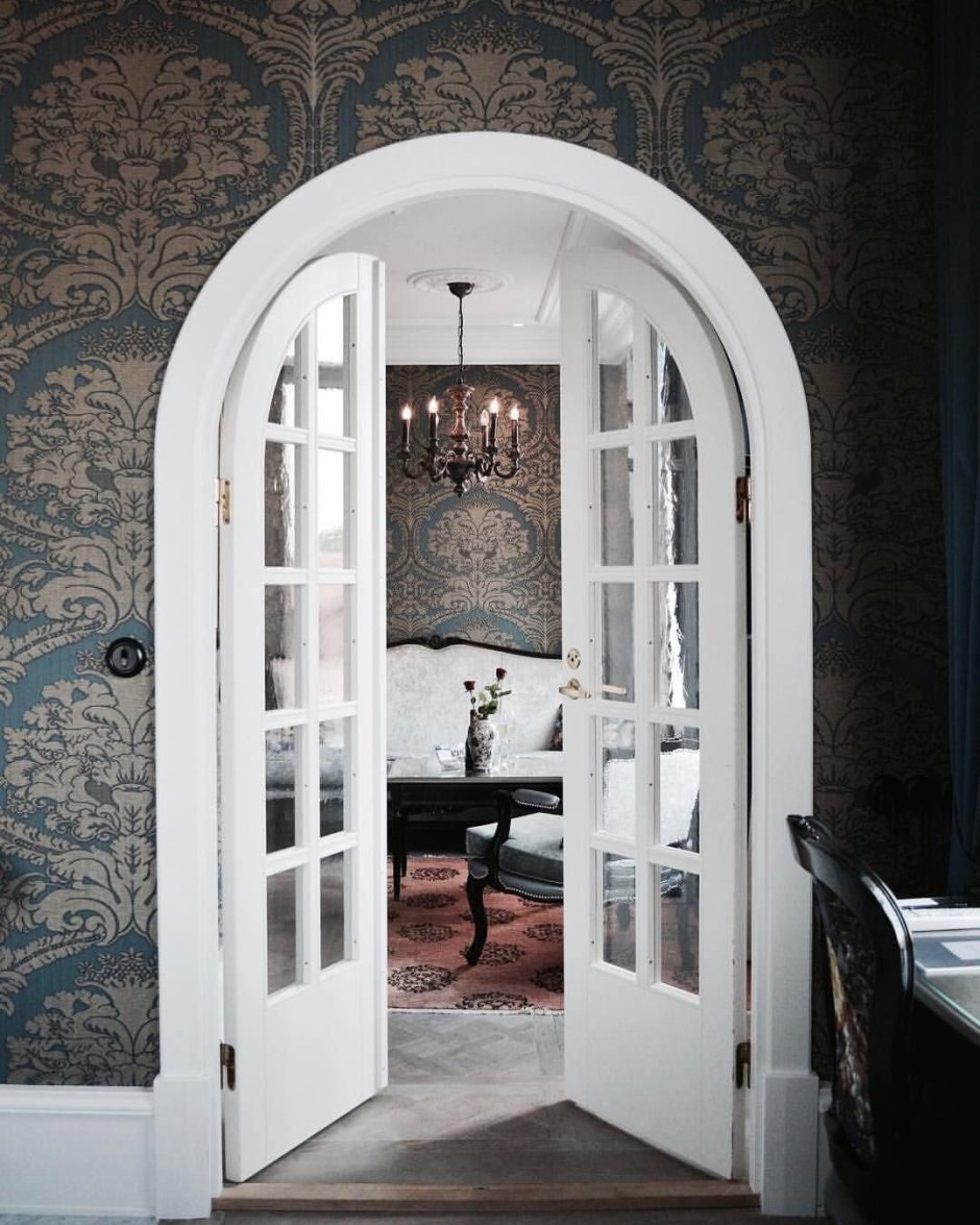 Дверь в арочный проем