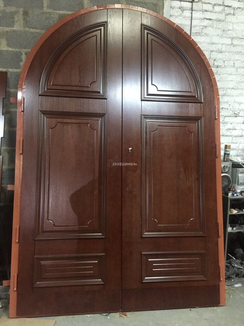 Дверь арочная двустворчатая деревянная