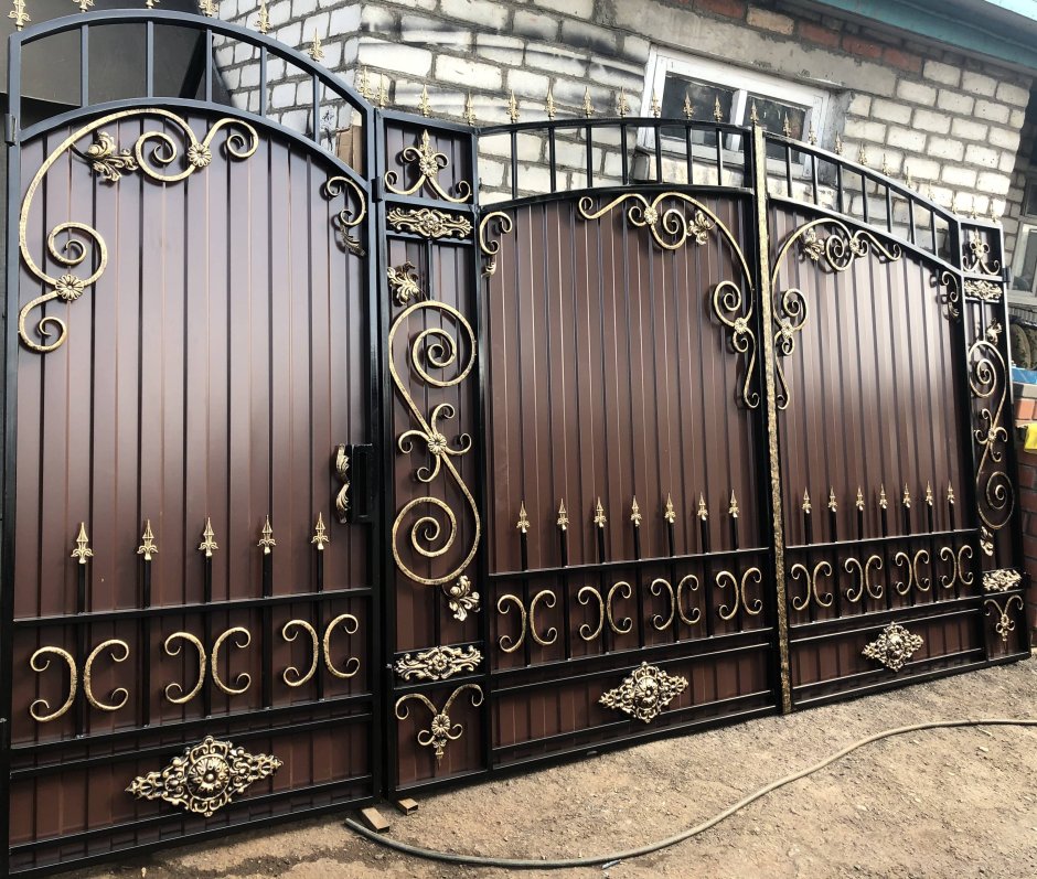 Кованые ворота с калиткой