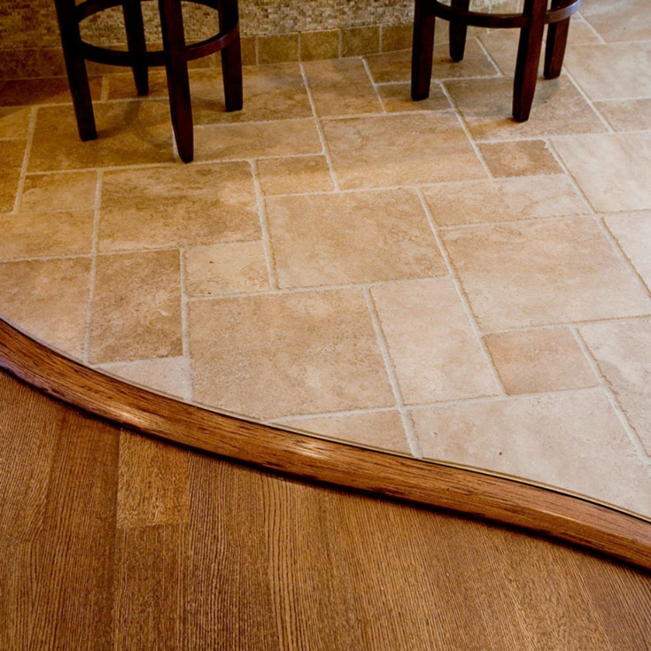 Стык линолеума и плитки